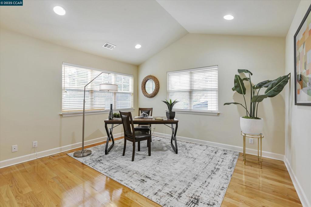 CLAREMONT HILLS - Residential
