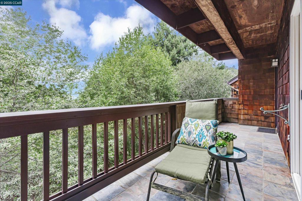 CLAREMONT HILLS - Residential
