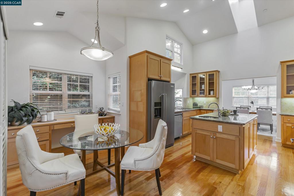 CLAREMONT HILLS - Residential