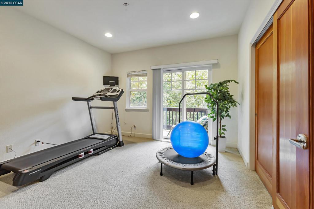 CLAREMONT HILLS - Residential