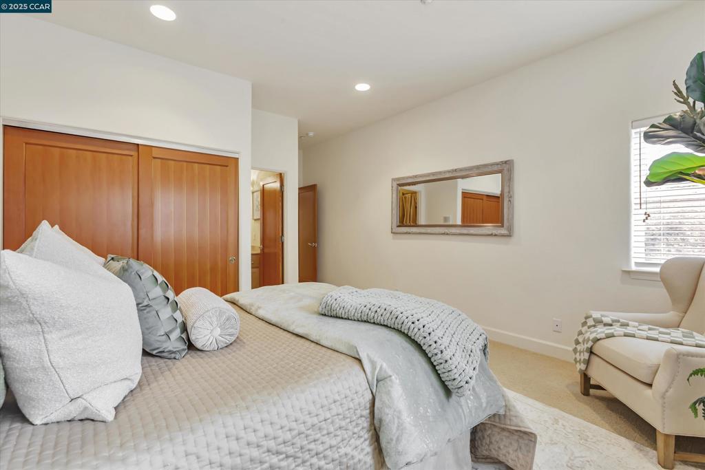 CLAREMONT HILLS - Residential