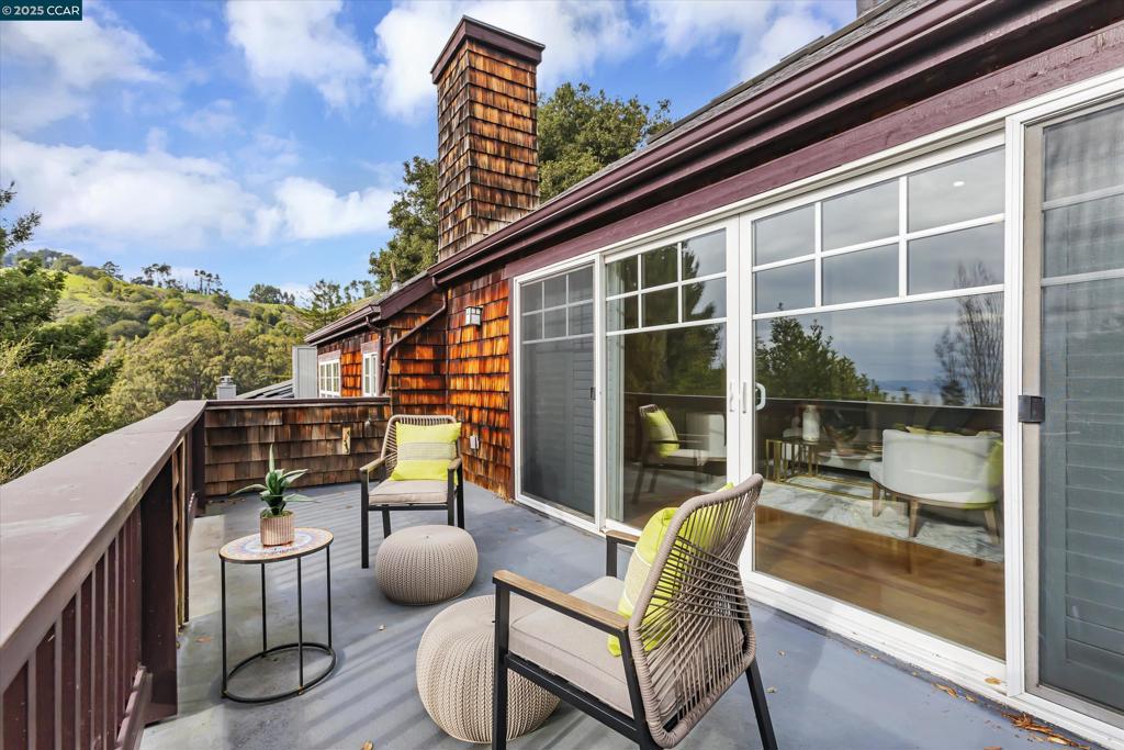 CLAREMONT HILLS - Residential