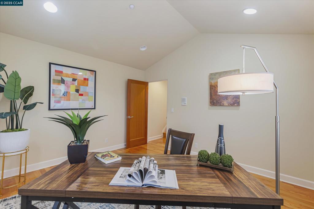 CLAREMONT HILLS - Residential