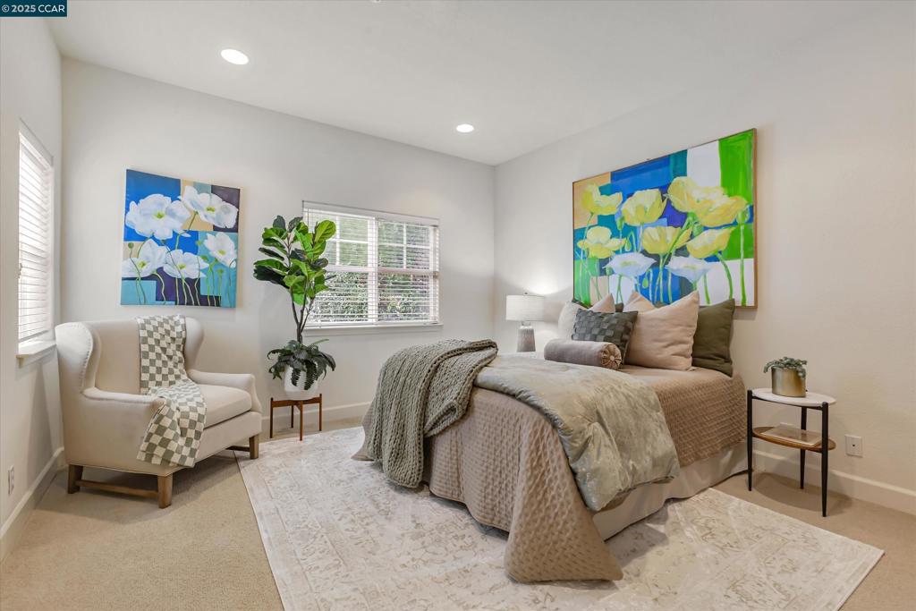 CLAREMONT HILLS - Residential