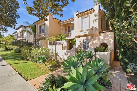 Photo of 1232 Smithwood Drive, Los Angeles, CA 90035 (MLS # 26871075)