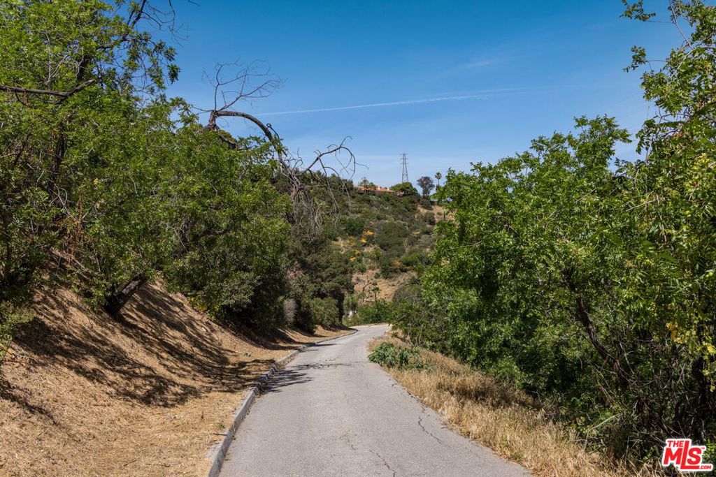 1858 Blue Heights Drive