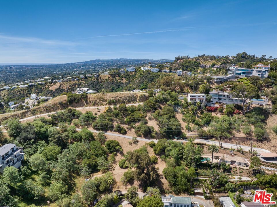 1858 Blue Heights Drive