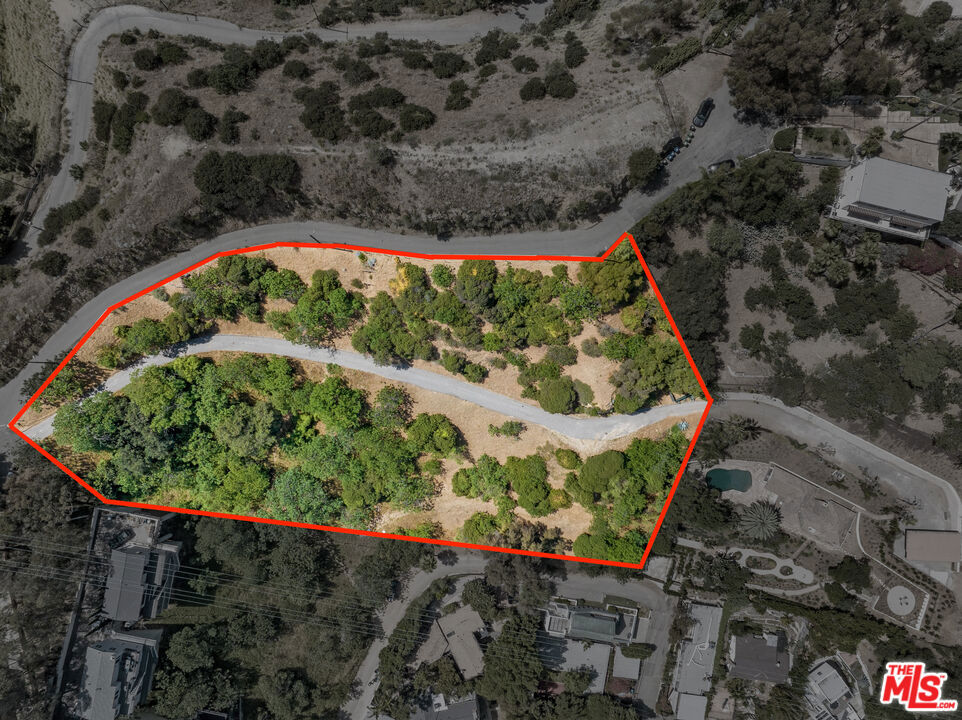 1858 Blue Heights Drive