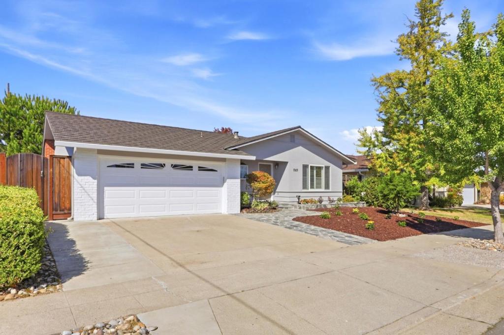 1569 Murre Lane
