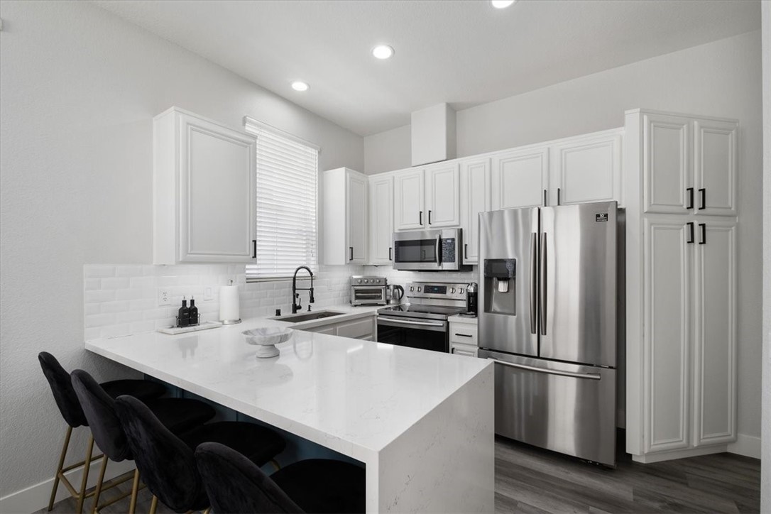 Summit Renaissance (SMRN) - Residential Lease