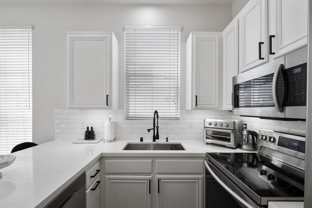 Summit Renaissance (SMRN) - Residential Lease