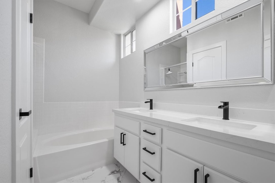 Summit Renaissance (SMRN) - Residential Lease