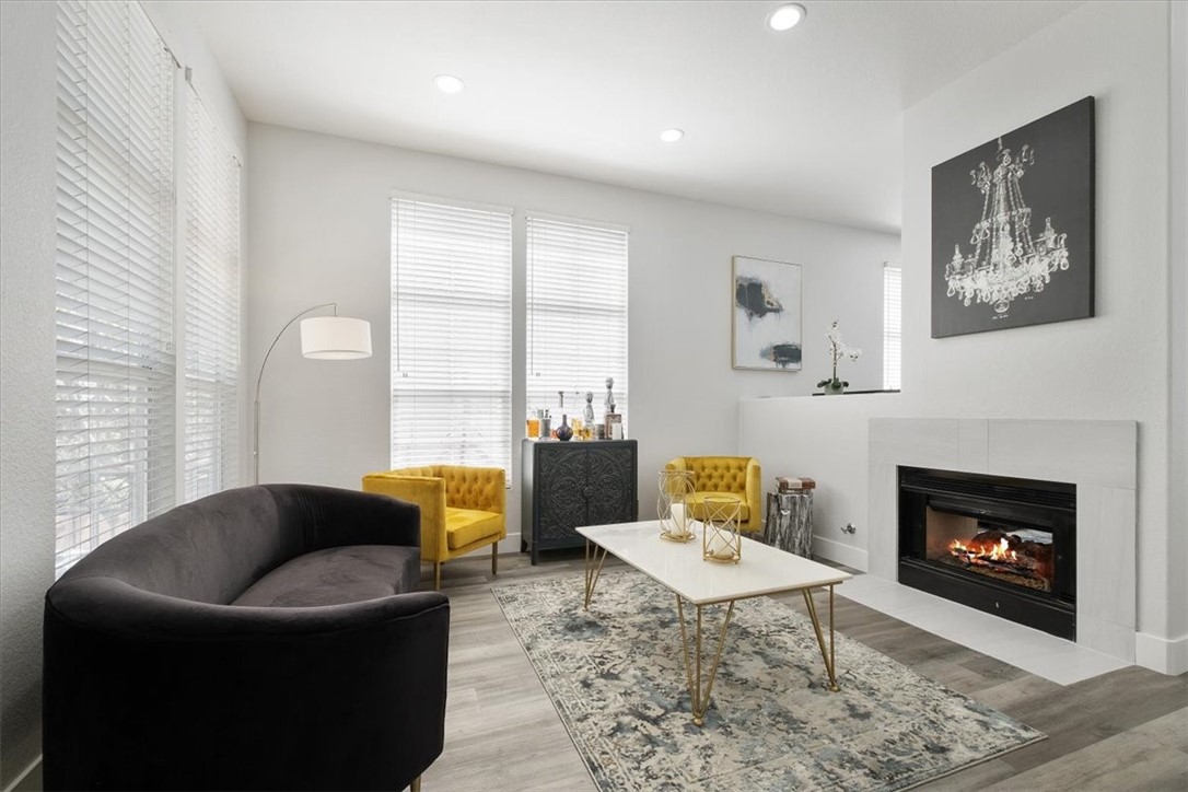 Summit Renaissance (SMRN) - Residential Lease