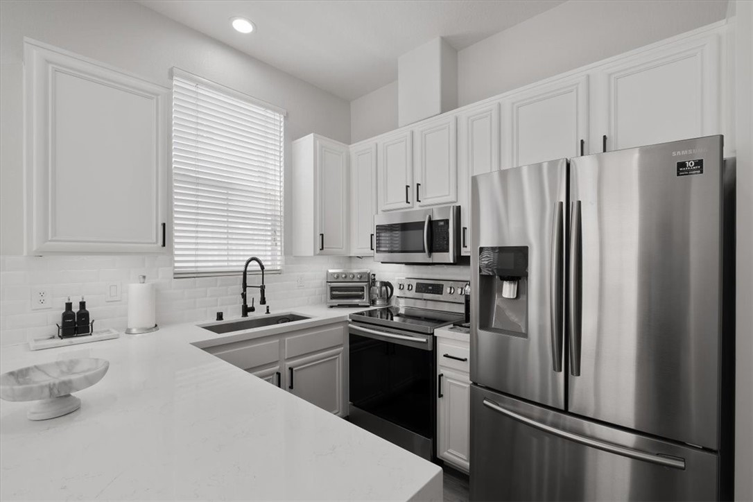 Summit Renaissance (SMRN) - Residential Lease