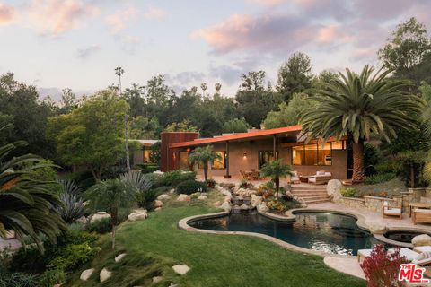 Photo of 1329 N Montgomery Street, Ojai, CA 93023 (MLS # 26790441)