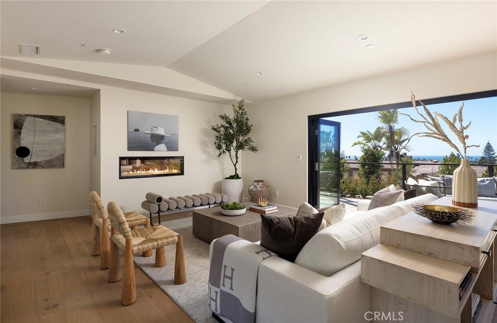 Photo of 149 Avenida De La Paz, San Clemente, CA 92672 (MLS # NP25257412)