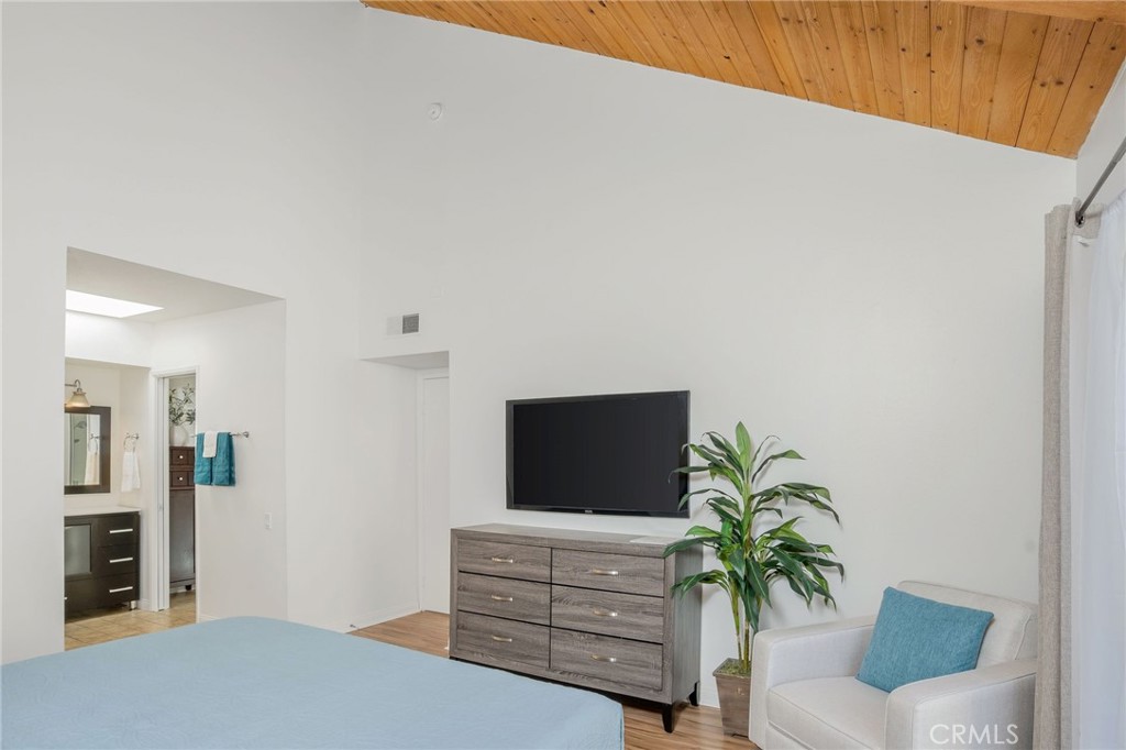 1655 Greenfield Avenue 14