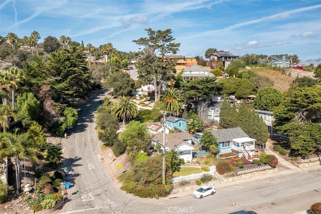 221 Le Point Street
