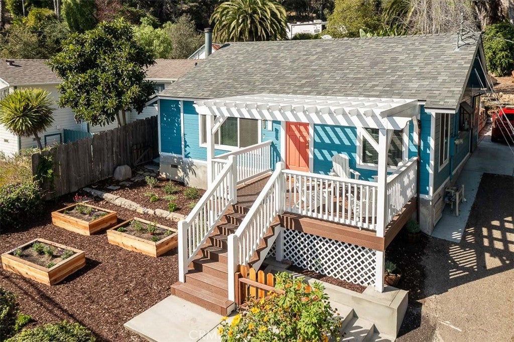 221 Le Point Street