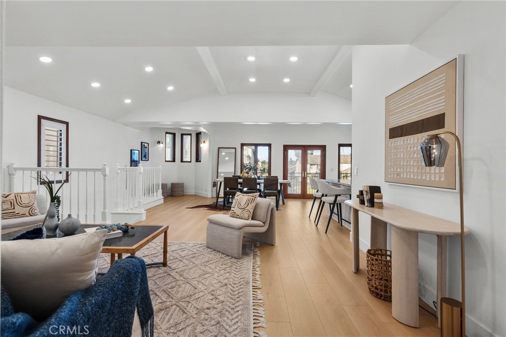 3933 Sunset Lane