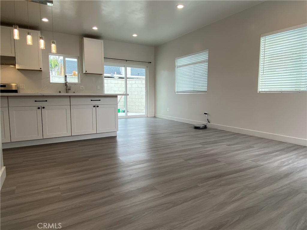 1653 W Chateau Place B