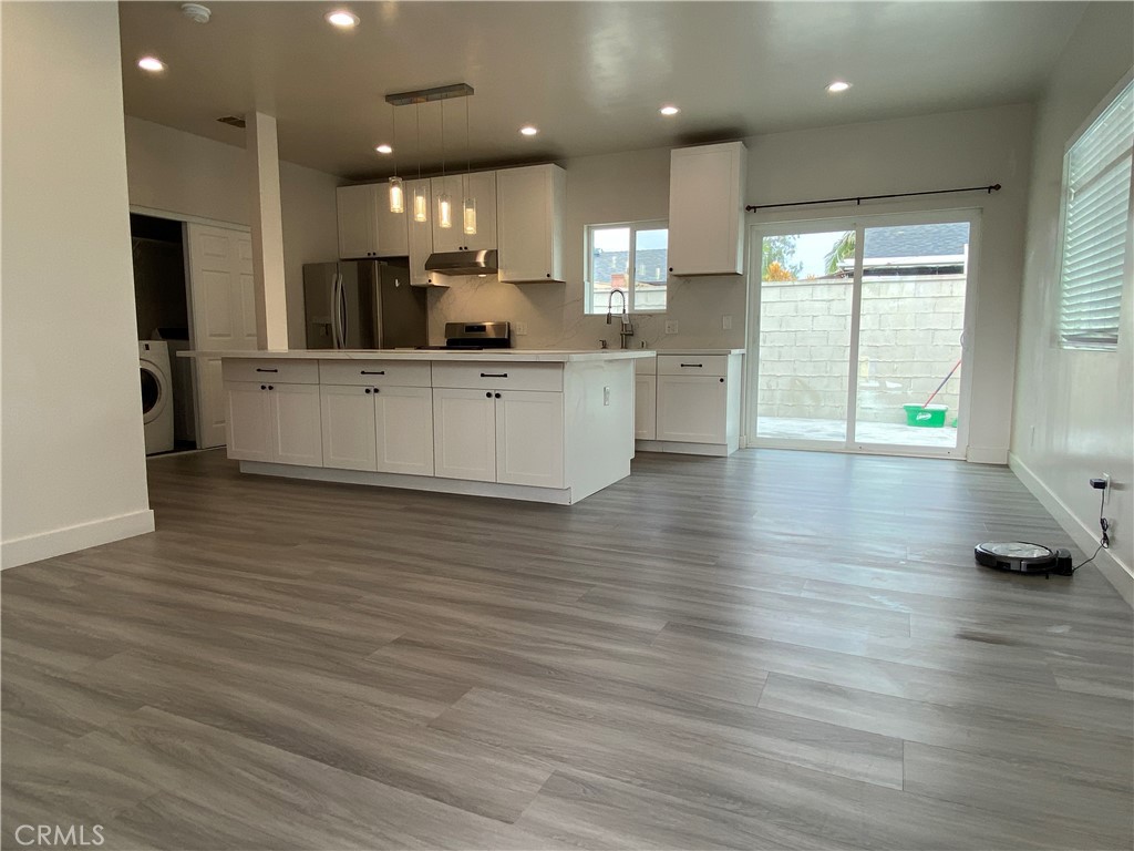 1653 W Chateau Place B