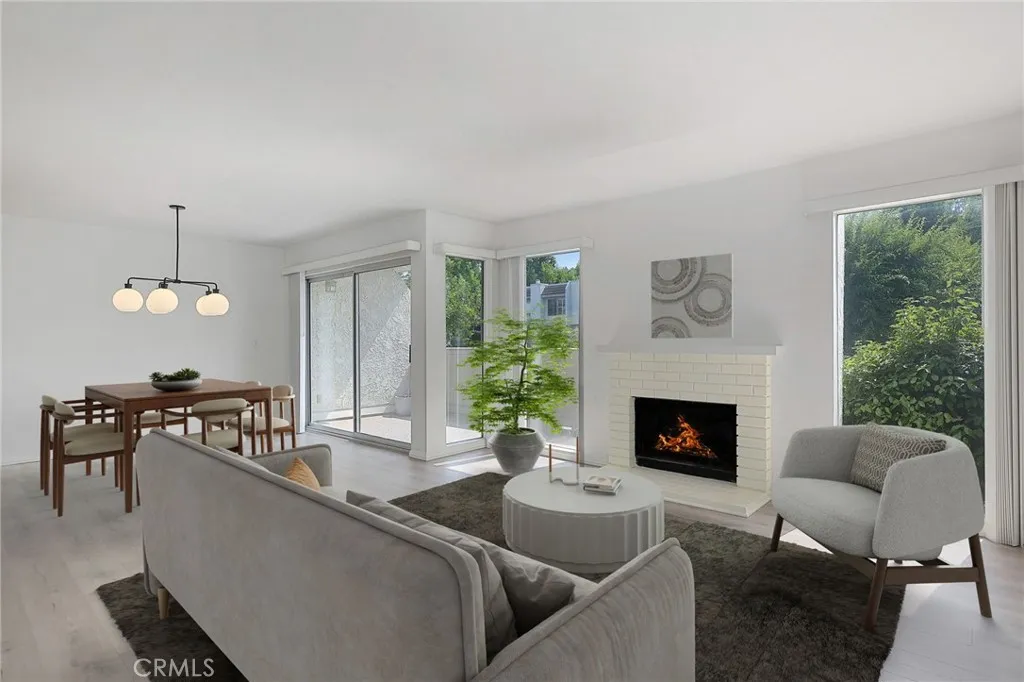 Studio City, California 91604, United States, 2 Bedrooms Bedrooms, ,3 BathroomsBathrooms,Residential,Active,172331