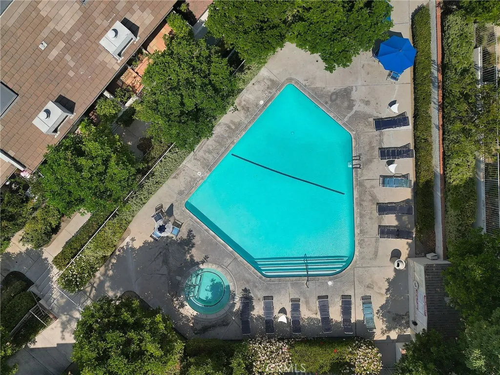 Studio City, California 91604, United States, 2 Bedrooms Bedrooms, ,3 BathroomsBathrooms,Residential,Active,172331