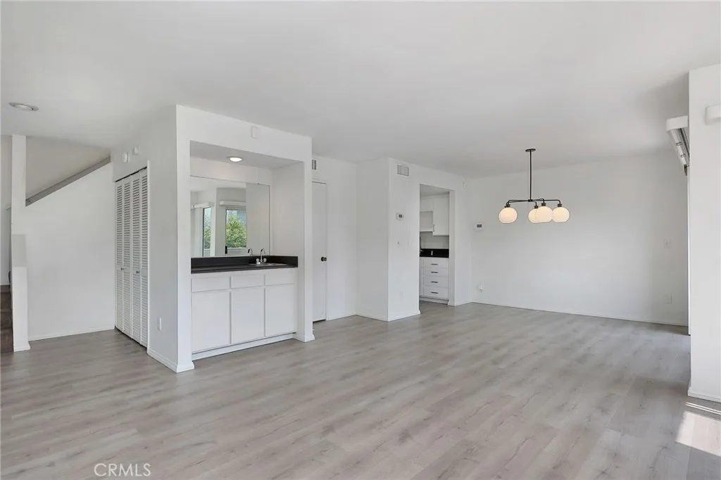 Studio City, California 91604, United States, 2 Bedrooms Bedrooms, ,3 BathroomsBathrooms,Residential,Active,172331