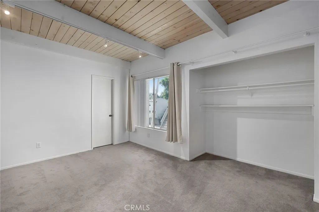 Studio City, California 91604, United States, 2 Bedrooms Bedrooms, ,3 BathroomsBathrooms,Residential,Active,172331