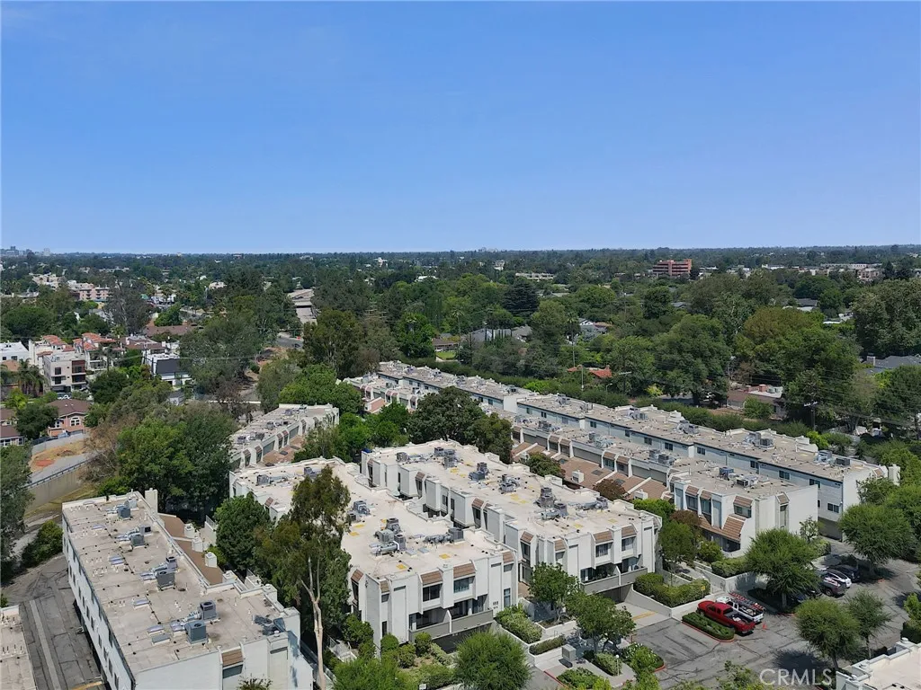 Studio City, California 91604, United States, 2 Bedrooms Bedrooms, ,3 BathroomsBathrooms,Residential,Active,172331