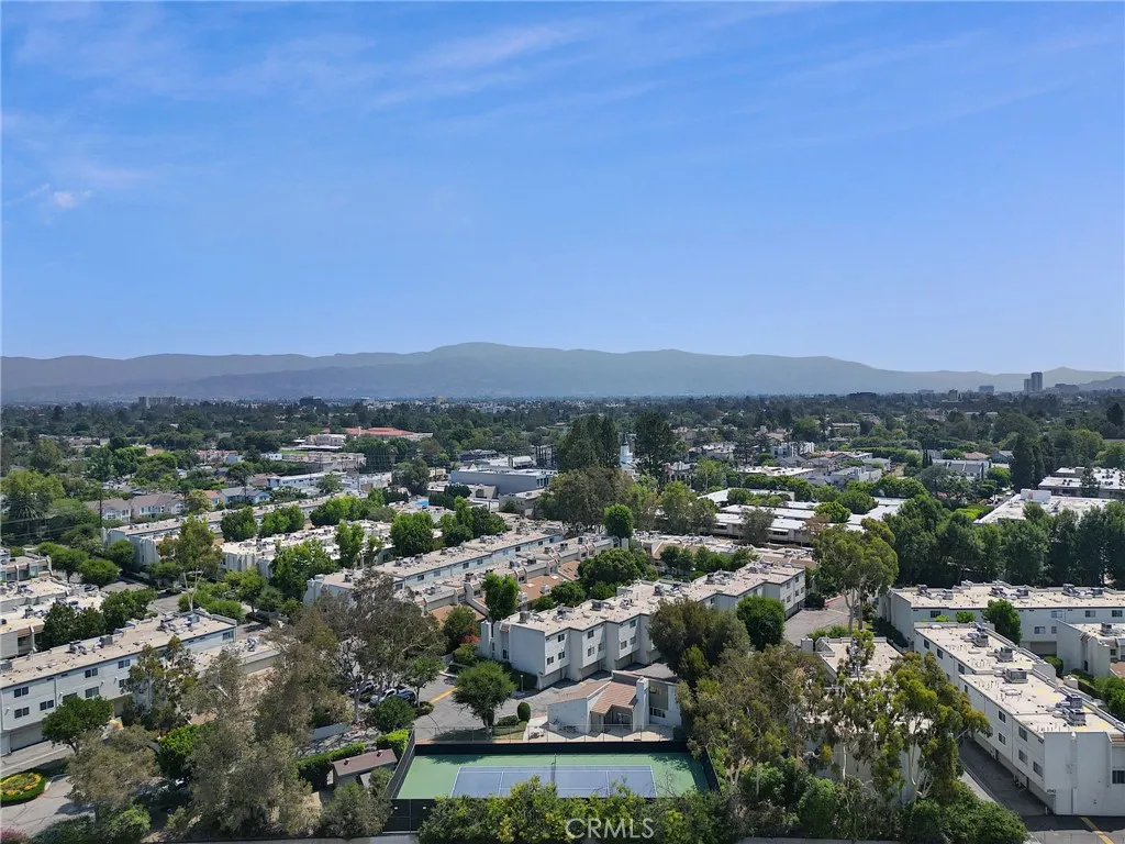 Studio City, California 91604, United States, 2 Bedrooms Bedrooms, ,3 BathroomsBathrooms,Residential,Active,172331