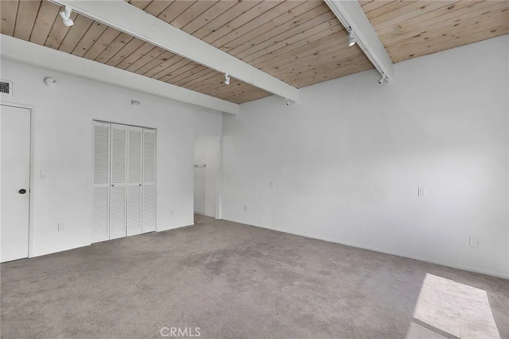 Studio City, California 91604, United States, 2 Bedrooms Bedrooms, ,3 BathroomsBathrooms,Residential,Active,172331