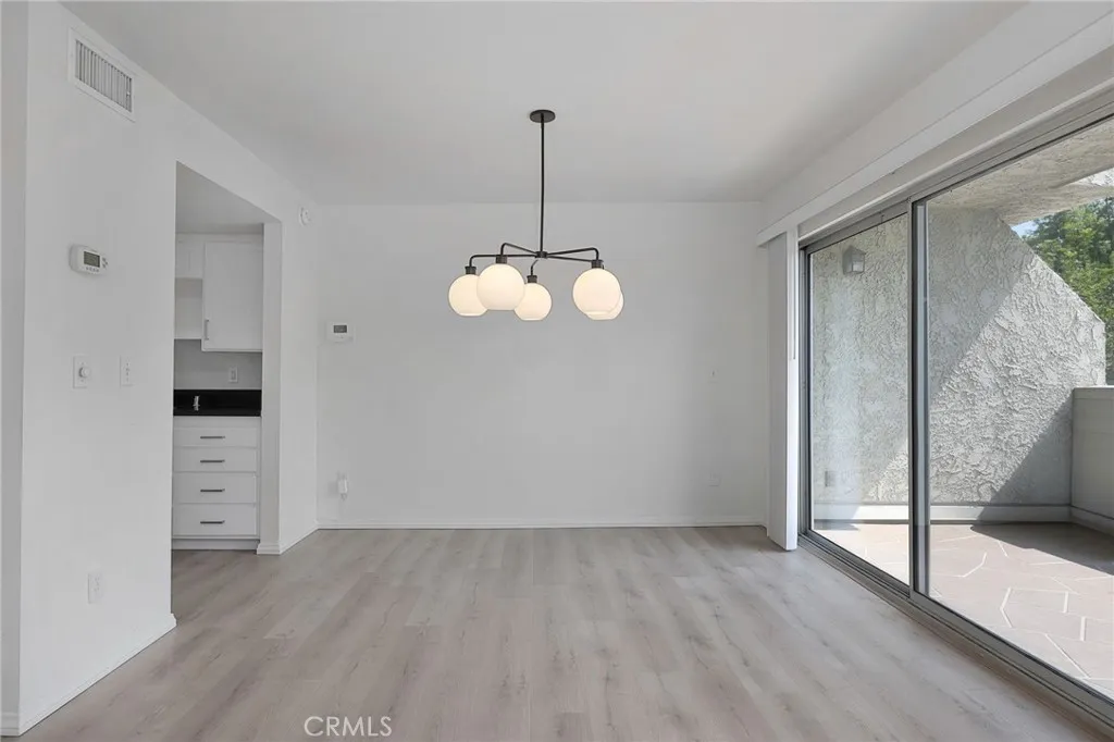 Studio City, California 91604, United States, 2 Bedrooms Bedrooms, ,3 BathroomsBathrooms,Residential,Active,172331