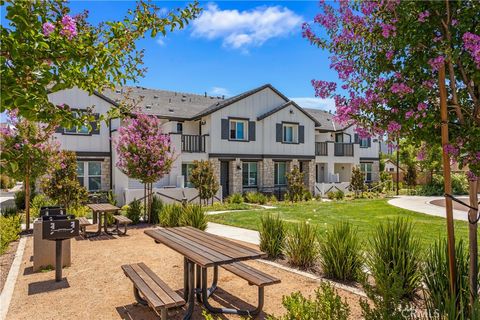 Photo of 41991 Ornella St #1202, Murrieta, CA 92562 (MLS # SW26153436)