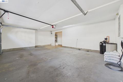 Tiny photo for 2352 2352 Millstream Ln Ln, San Ramon, CA 94582 (MLS # 41125637)