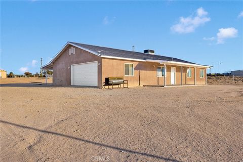 Photo of 32461 Prairie Ave, Barstow, CA 92311 (MLS # HD25250156)