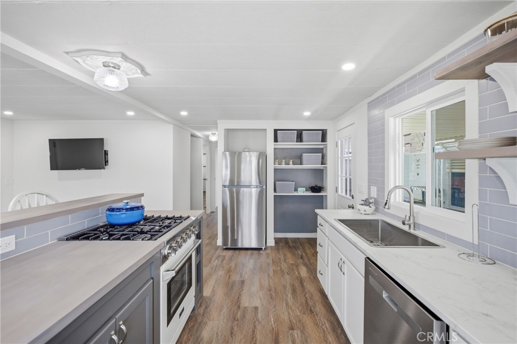 601 N Kirby 394