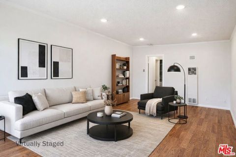 Photo of 7209 Willoughby Avenue #15, Los Angeles, CA 90046 (MLS # 26663983)