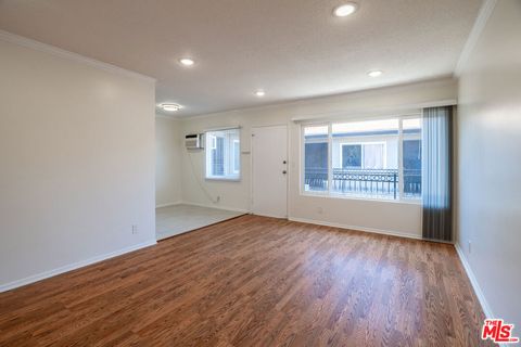 Photo of 7209 Willoughby Avenue #15, Los Angeles, CA 90046 (MLS # 26663983)