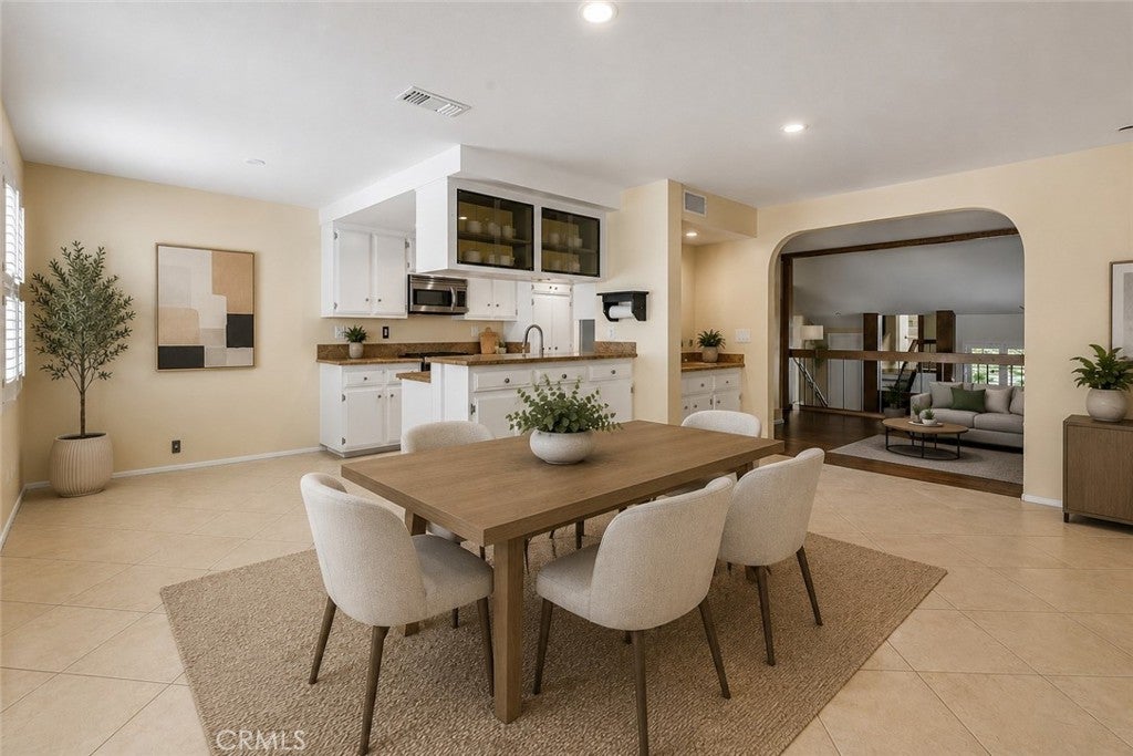 Photo of 6227 Randi Avenue, Woodland Hills, CA 91367 (MLS # SB26138324)