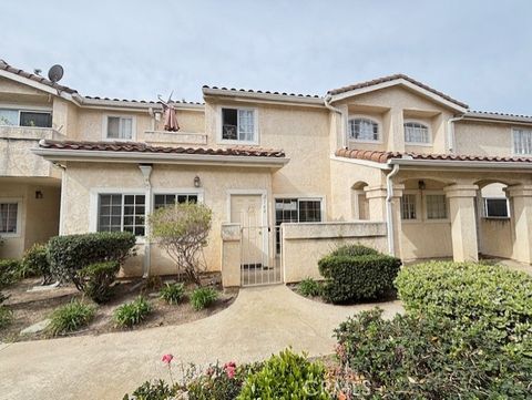 Photo of 2160 Blackberry Circle, Oxnard, CA 93036 (MLS # CV26029145)