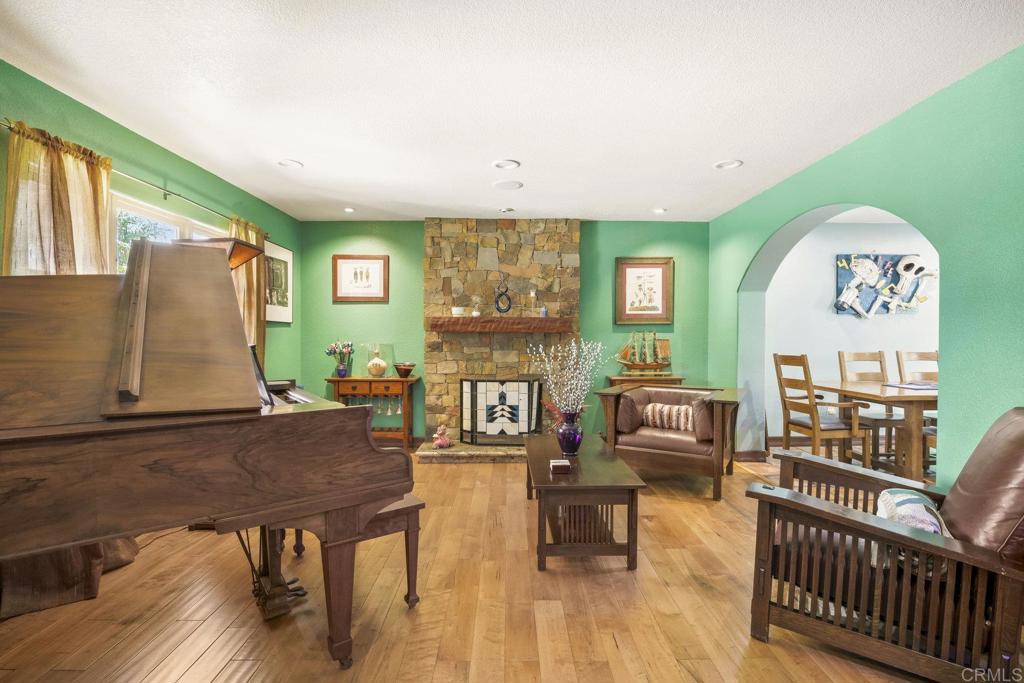 Properties 3 2983 Murat Street