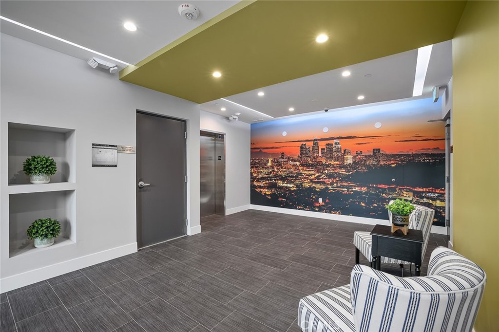 5820 La Mirada Avenue 301