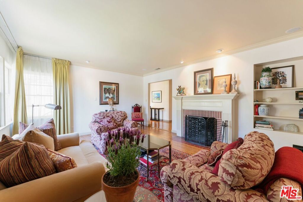 Photo of 5506 Summerhill Drive, Los Angeles, CA 90043 (MLS # 26799675)