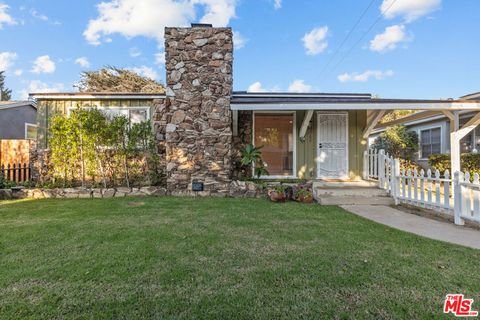 Photo of 3760 Beethoven Street, Los Angeles, CA 90066 (MLS # 25603371)