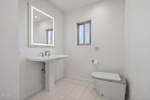 Tiny photo for 542 Valley View Way, Ventura, CA 93003 (MLS # V1-39121)