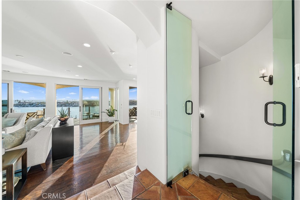 Corona del Mar South of PCH (CDMS) - Residential Lease