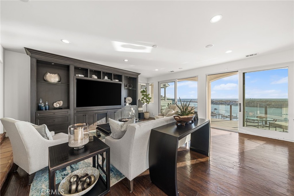 Corona del Mar South of PCH (CDMS) - Residential Lease