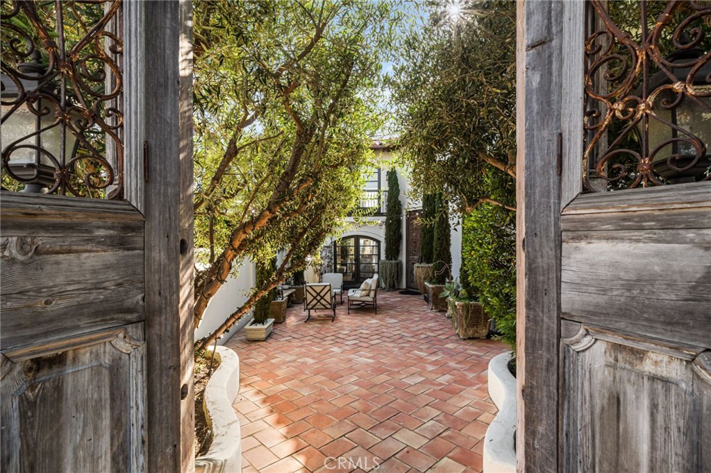 Corona del Mar South of PCH (CDMS) - Residential Lease